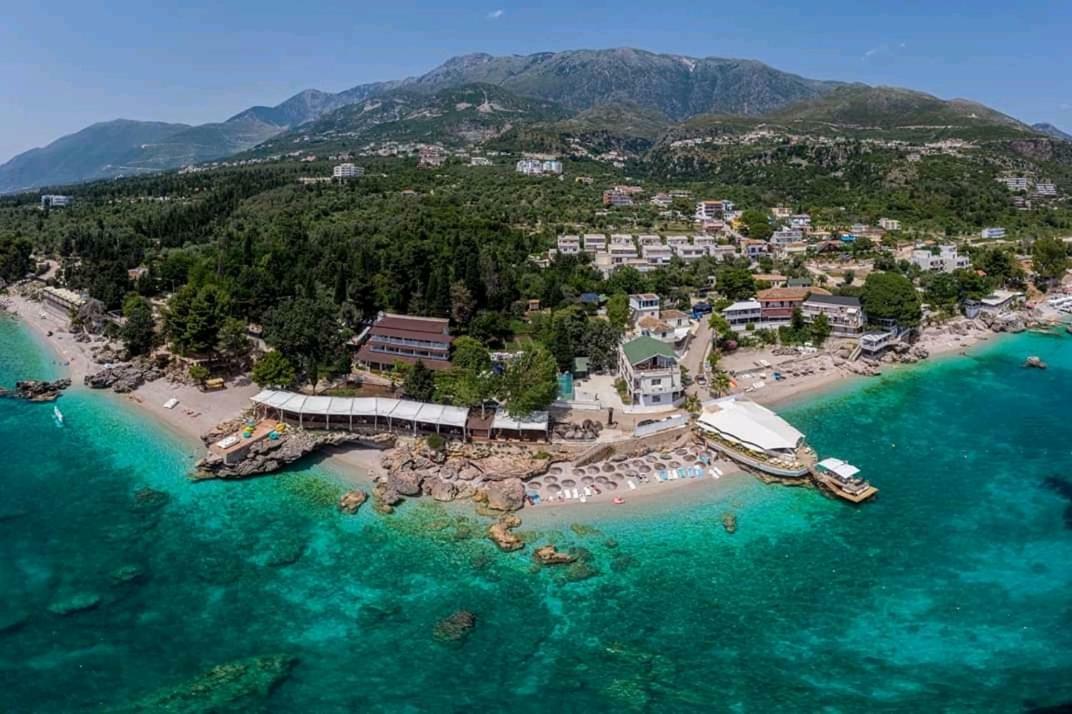 Guesthouse Riviera "Xh&M" Dhërmi Dış mekan fotoğraf